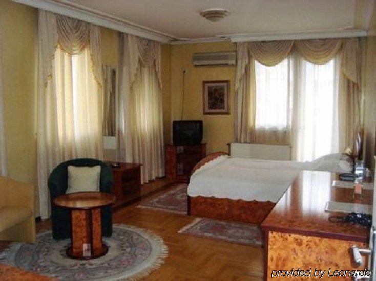Hotel Bojatours Podgorica Exterior photo